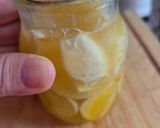 Foto del paso 2 de la receta: Ajos y jengibre fermentados en miel de abejas 🧄🫚🍯🐝