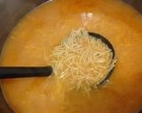 Foto del paso 8 de la receta: Sopa de fideos con pollo 😘