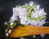 A picture of step 3 of Banana stem nutritious curry.