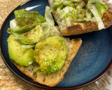 Foto del paso 3 de la receta Tostada con varios superalimentos para un desayuno completo