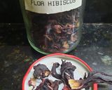 Foto del paso 2 de la receta: Te con hojas de buscapina y de hibiscus