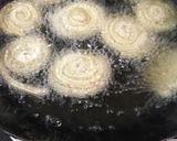 ચકરી (Chakri Recipe In Gujarati) રેસીપી સ્ટેપ4ફોટો