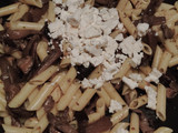 Macarrones con setas y queso feta🍄‍🟫🧀