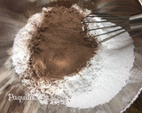 Foto del paso 2 de la receta: ⚜️Macarons chocolateados rellenos con crema de leche & avellanas ⚜️