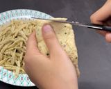 Foto langkah ke 3 dari resep Kue Bawang Gunting Tanpa Telur Tanpa Santan.