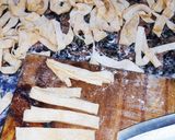Foto del paso 2 de la receta: Pappardelles caseros cortados a mano con salsa casera