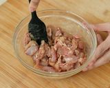 Foto langkah ke 1 dari resep Ayam Kukus Oyong Devina Hermawan.