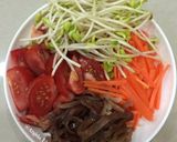 Foto langkah ke 1 dari resep Tumis taoge & tomat,menu sederhana.