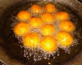 Foto langkah ke 3 dari resep Bola Ubi Kuning Isi Keju.