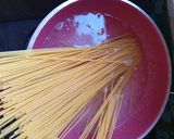 Foto langkah ke 1 dari resep Spaghetti Carbonara.