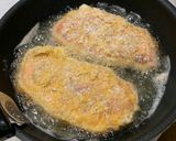 Hình bước làm 1 của món Tonkatsu - Thịt lợn chiên xù kiểu Nhật