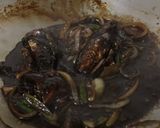 Gambar langkah 3 resipi Mackerel Goreng Kicap.