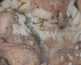 Foto del paso 4 de la receta: Pollo al curry con zapallitos y cebolla