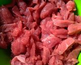 Foto langkah ke 1 dari resep Daging Cah Bawang Bombay.
