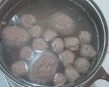 Foto langkah ke 3 dari resep bakso sapi kenyal tanpa bahan kimia.