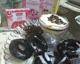 A picture of step 7 of Chocolate Donuts filled with custard.