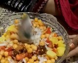 A picture of step 3 of Yummy chola chat.