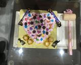 A picture of step 12 of Heart pinata cake.