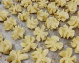 Foto langkah ke 4 dari resep Kue Sagu Original.