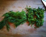 Foto del paso 3 de la receta: Merlucitas con setas salteadas al ajillo