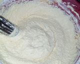 A picture of step 3 of Vanilla Cake With Buttercream Frosting.