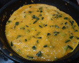 Foto del paso 2 de la receta: Tortilla de calabacín con toque de cúrcuma y pimentón