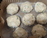 Foto del paso 5 de la receta: Bolitas de pescadilla y calabacín en airfryer
