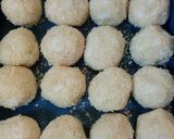 Foto langkah ke 3 dari resep Bola-bola singkong nanas wijen.
