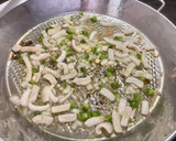Foto del paso 2 de la receta: Fideua de gamba roja y calamar 🦑