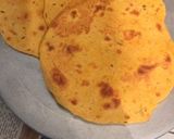 A picture of step 6 of Methi khakra.