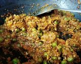 A picture of step 10 of Matar mushroom bharta.