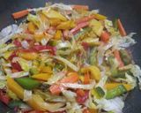 Foto del paso 4 de la receta: Opción vegana: mix de verduras y frutas al wok!