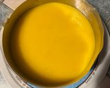 Foto del passaggio 15 della ricetta Cheesecake alla Vaniglia con Gelée al Mango🥧🥭