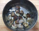 蛤蜊絲瓜（快速家常菜料理）的食譜步驟1照片