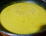 Foto del paso 4 de la receta: Ensalada templada de pollo y piña con dúo de salsas