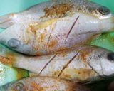 Foto langkah ke 2 dari resep Ikan kerisi goreng.