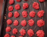 Foto langkah ke 6 dari resep Redvelvet Drops Cookies.