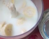 A picture of step 2 of Banana Shake.