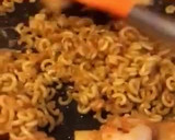 Foto del paso 10 de la receta: Fideuà de sepia, cigalitas y gambas peladas