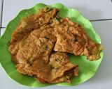 Foto langkah ke 4 dari resep Telur dadar kelapa parut.