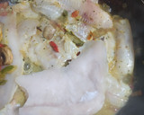 Foto del paso 4 de la receta: Merluza en salsa de tomate