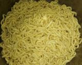 Foto langkah ke 5 dari resep Mie Goreng Kerang Ijo.