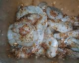 Foto langkah ke 2 dari resep Tumis udang bawang.