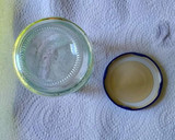 Foto del paso 3 de la receta: Lágrimas y yemas de vainas de habas en aceite de oliva y Romero