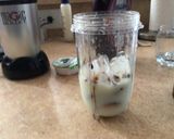 A picture of step 5 of Cookie frappuchino.