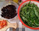 Foto langkah ke 1 dari resep Tumis Kangkung Jamur kuping.