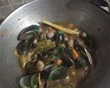 Foto langkah ke 2 dari resep Kerang Saus Tiram.