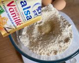 Une image de l'étape 1 de Muffins ultra moelleux noisette et pruneaux, sans sucre, sans beurre et sans gluten.
