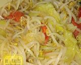 Foto langkah ke 5 dari resep Tumis tauge sawi putih.