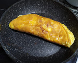 Foto del paso 6 de la receta: Tortilla francesa de pavo rellena de queso fundido
